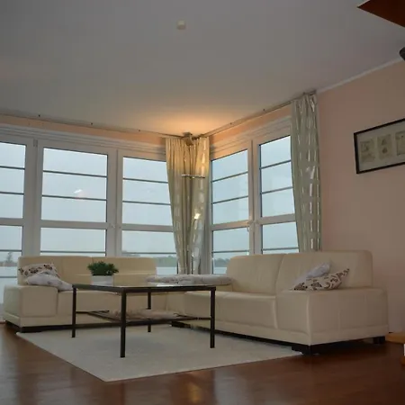 Hausboot Lagoon Hotel en barco