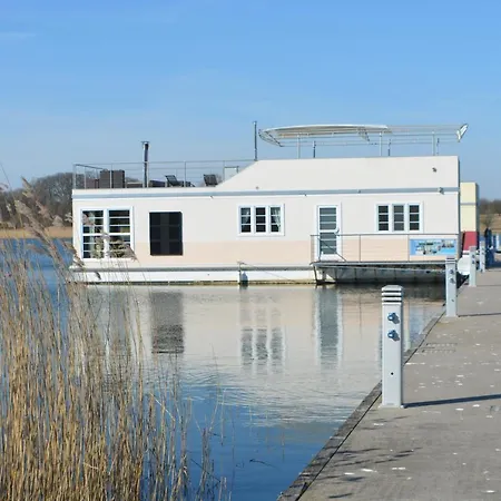 Hausboot Lagoon シュトラールズント
