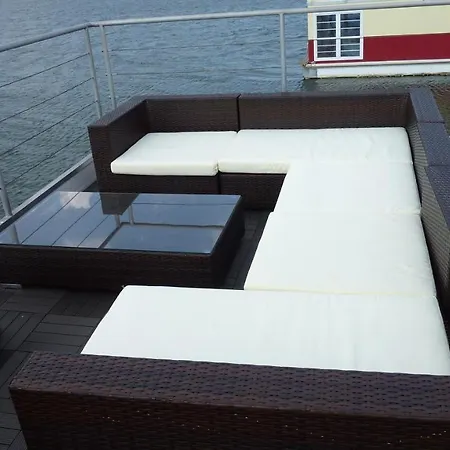 Hausboot Lagoon シュトラールズント