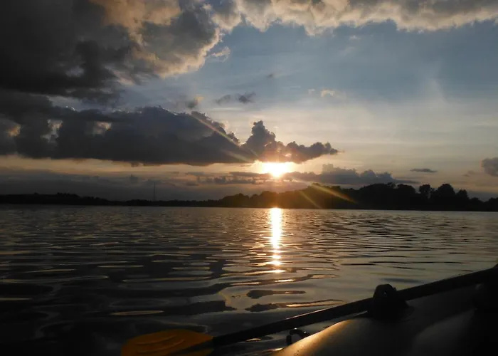 Hausboot Lagoon 船上ホテル シュトラールズント